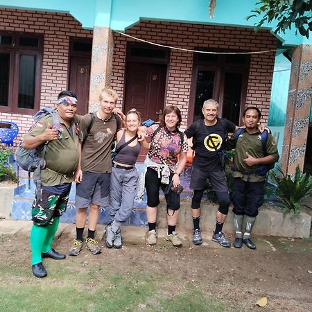 Hostel Jungle treking Bukit Lawang Exterior foto