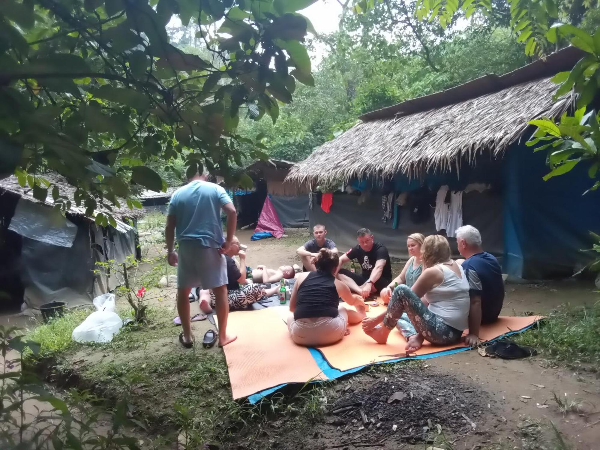 Hostel Jungle treking Bukit Lawang Exterior foto
