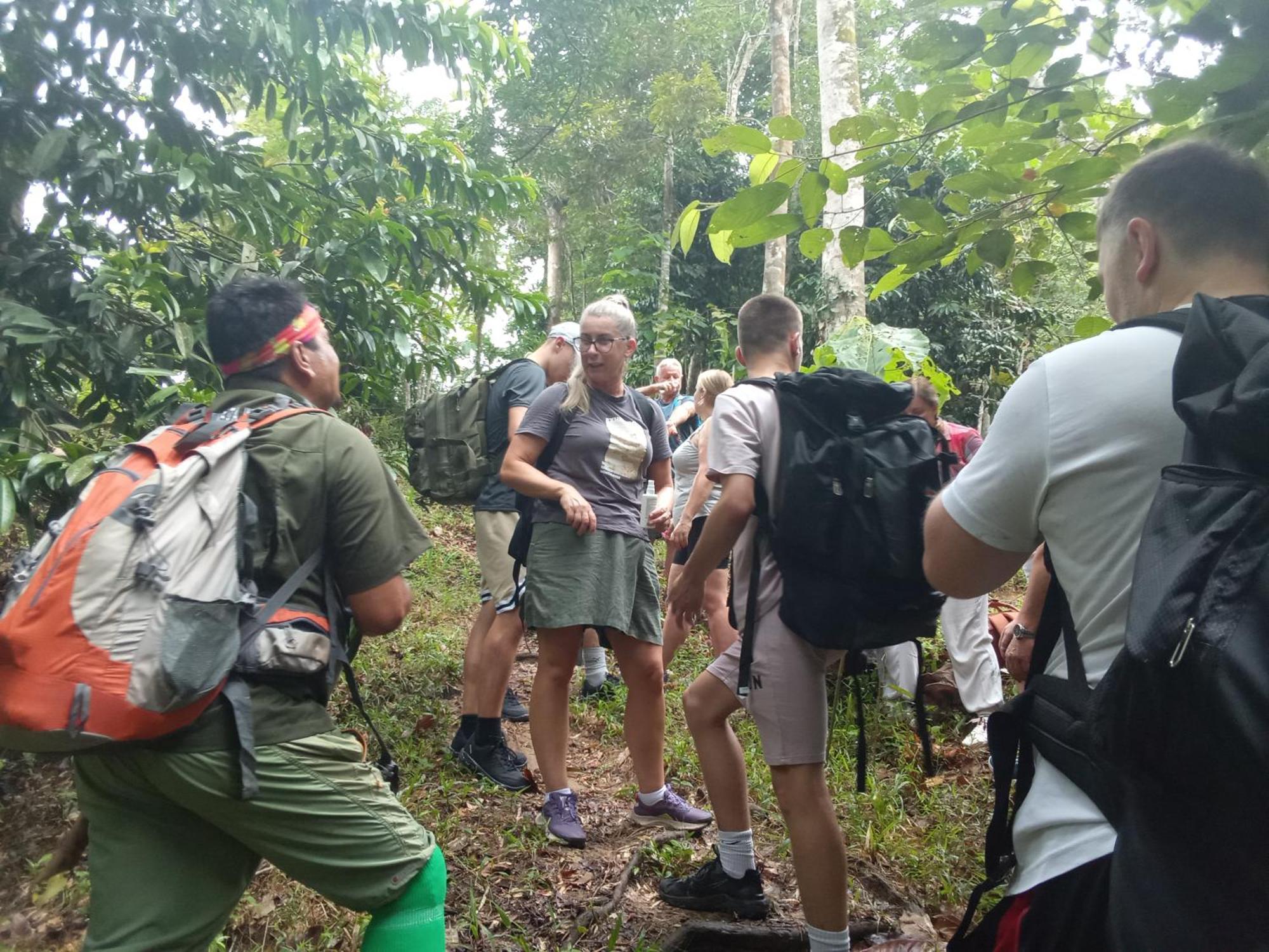 Hostel Jungle treking Bukit Lawang Exterior foto